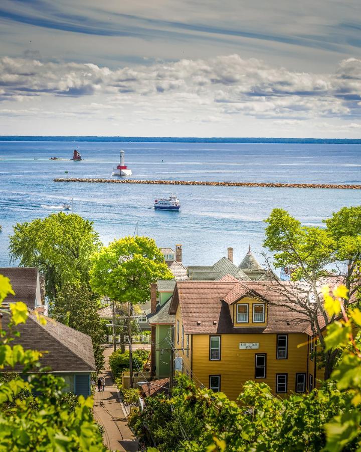 Pine Cottage Bed & Breakfast Mackinac Island Esterno foto